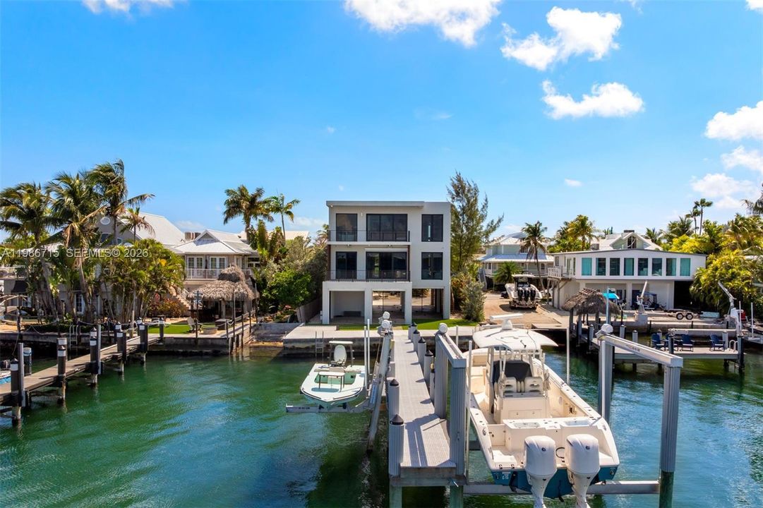 En Venta: $4,799,000 (4 camas, 3 baños, 3325 Pies cuadrados)