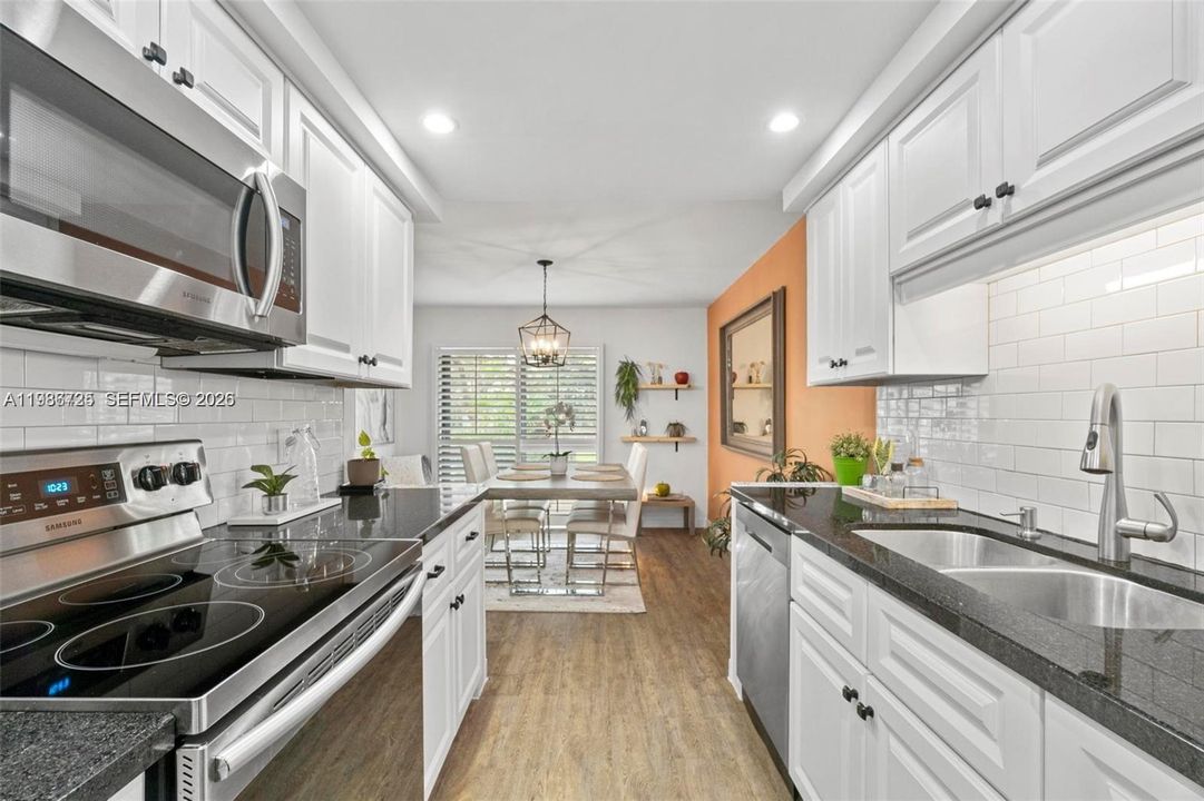 En Renta: $2,750 (2 camas, 2 baños, 1300 Pies cuadrados)