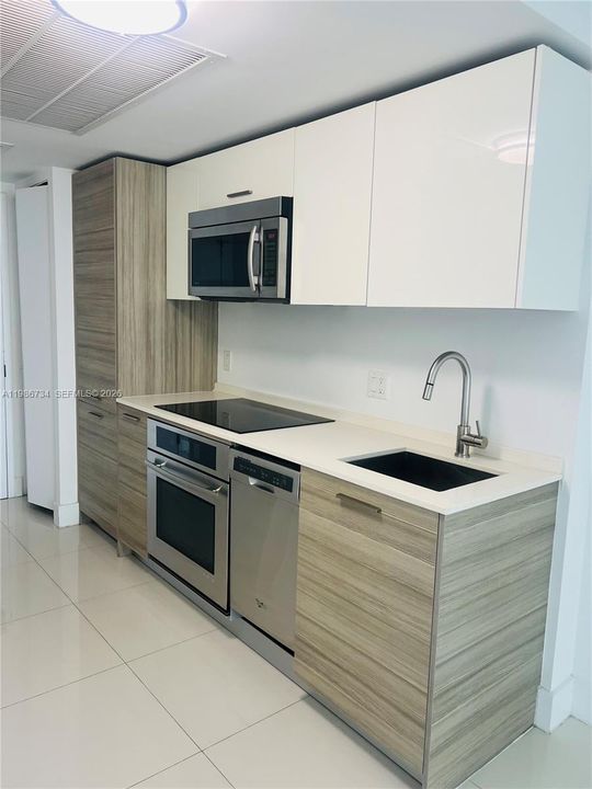 For Sale: $449,100 (0 beds, 1 baths, 375 Square Feet)