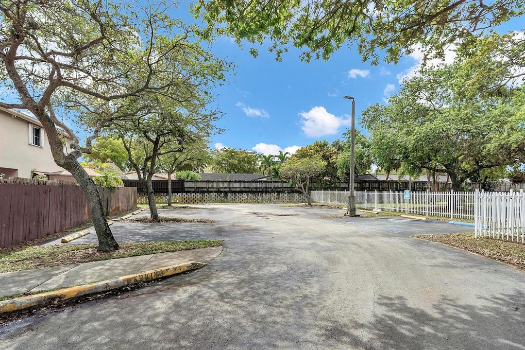16637 NW 73 pl - - 112