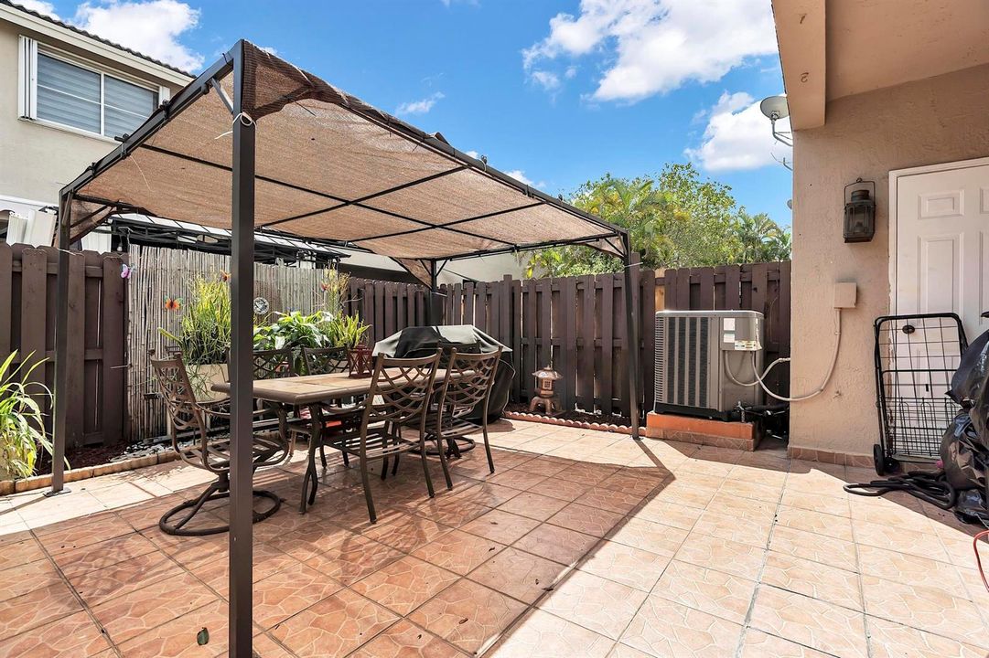 16637 NW 73 pl - - 106