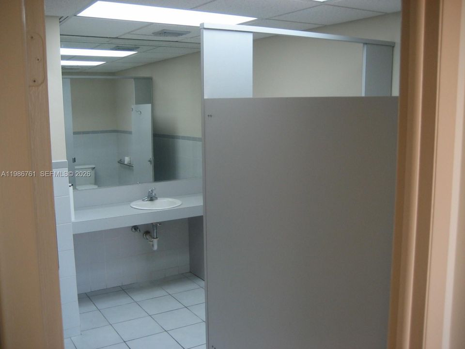 В аренду: $12,666 (0 спален, 0 ванн, 0 Квадратных фут)