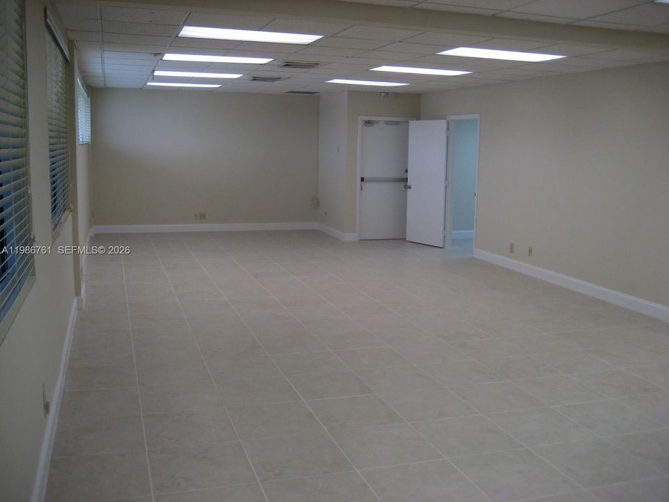 В аренду: $12,666 (0 спален, 0 ванн, 0 Квадратных фут)