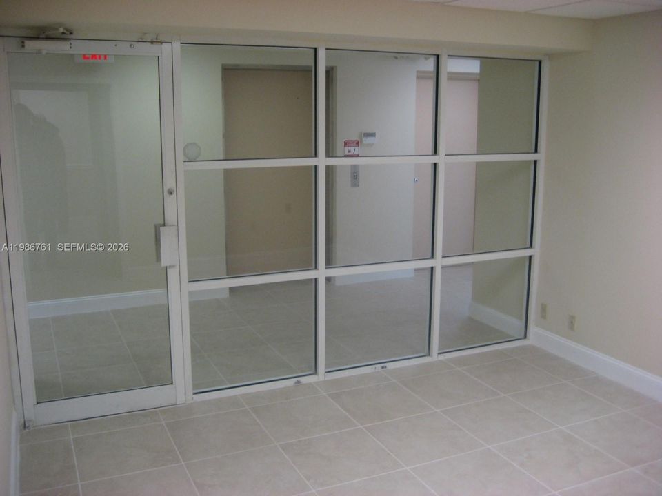 В аренду: $12,666 (0 спален, 0 ванн, 0 Квадратных фут)