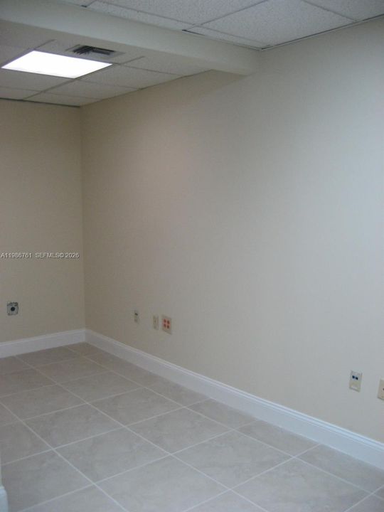 В аренду: $12,666 (0 спален, 0 ванн, 0 Квадратных фут)