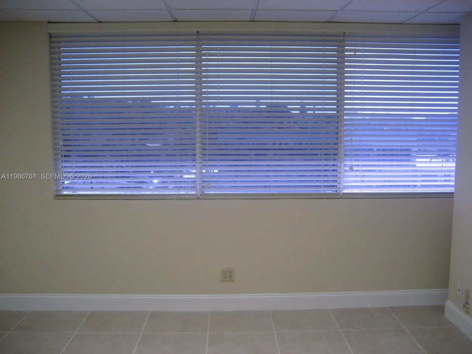 В аренду: $12,666 (0 спален, 0 ванн, 0 Квадратных фут)