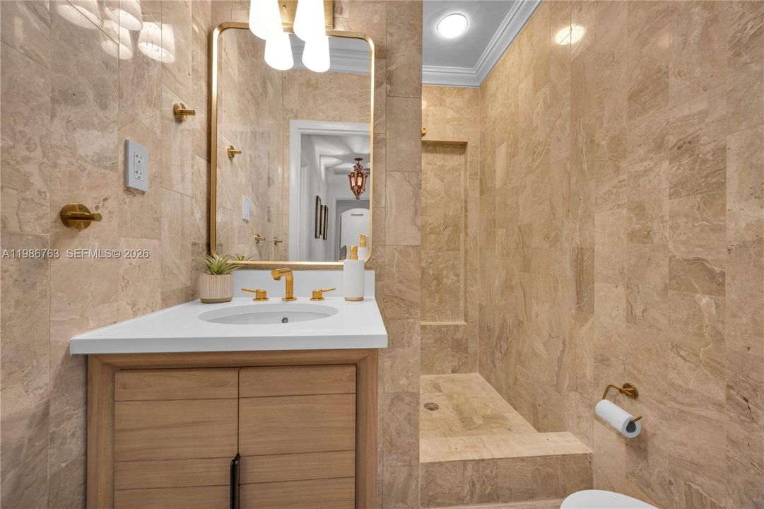 Recently Sold: $3,500,000 (4 beds, 3 baths, 2713 Square Feet)