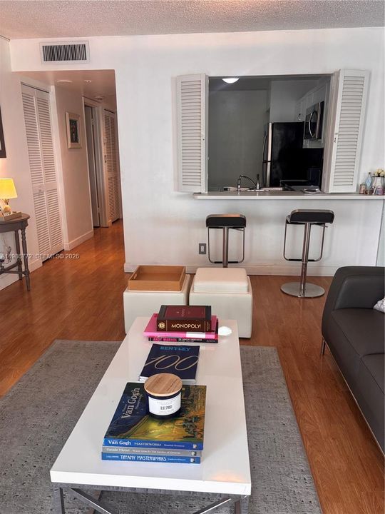 En Venta: $499,000 (1 camas, 1 baños, 873 Pies cuadrados)