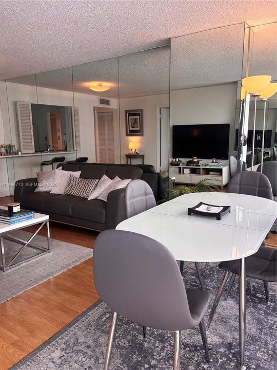 En Venta: $499,000 (1 camas, 1 baños, 873 Pies cuadrados)