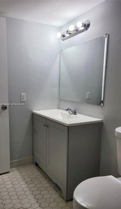 For Sale: $145,000 (1 beds, 1 baths, 816 Square Feet)