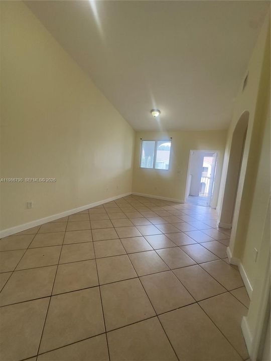For Sale: $199,500 (3 beds, 2 baths, 1076 Square Feet)