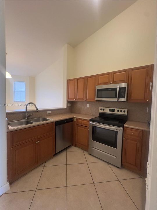 For Sale: $199,500 (3 beds, 2 baths, 1076 Square Feet)