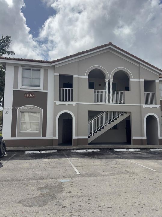 For Sale: $199,500 (3 beds, 2 baths, 1076 Square Feet)