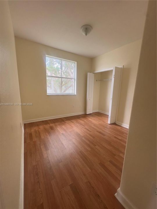 For Sale: $199,500 (3 beds, 2 baths, 1076 Square Feet)