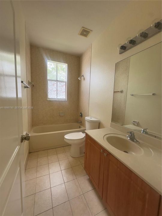 For Sale: $199,500 (3 beds, 2 baths, 1076 Square Feet)