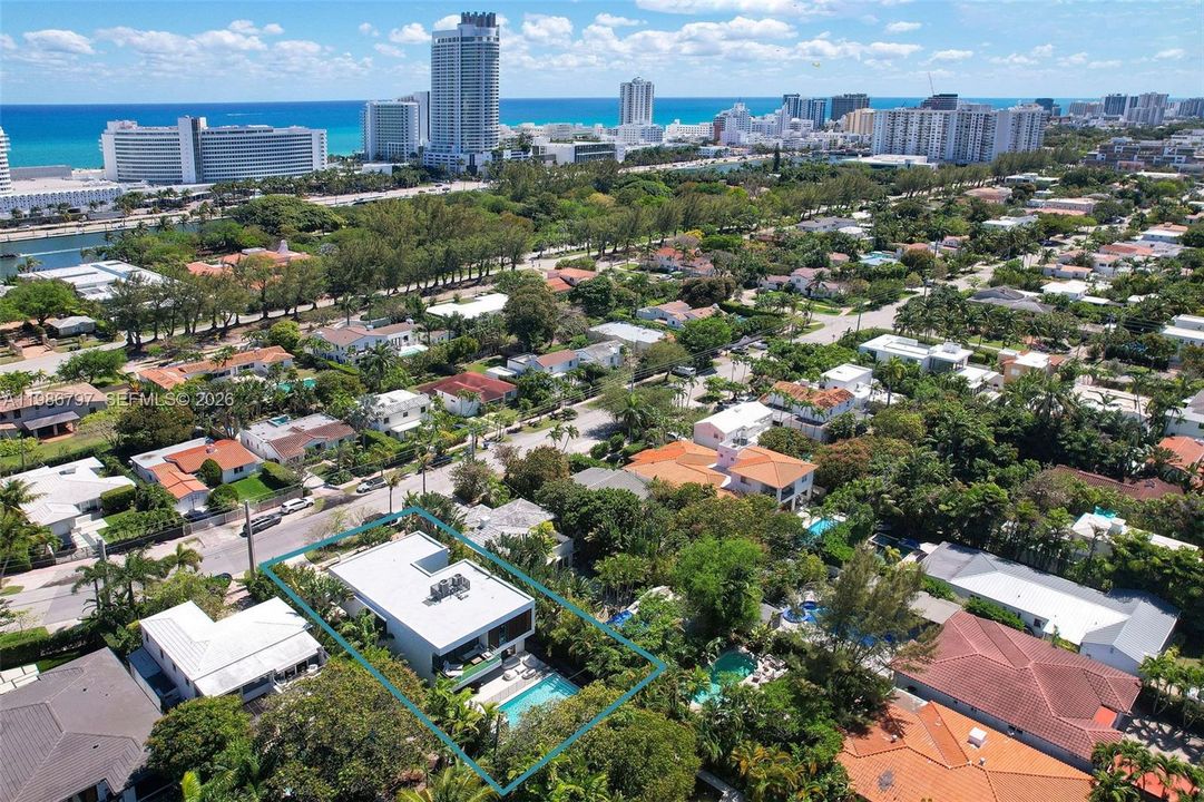 На продажу: $6,350,000 (5 спален, 6 ванн, 3746 Квадратных фут)