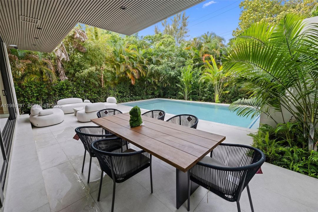 Outdoor Dining Area