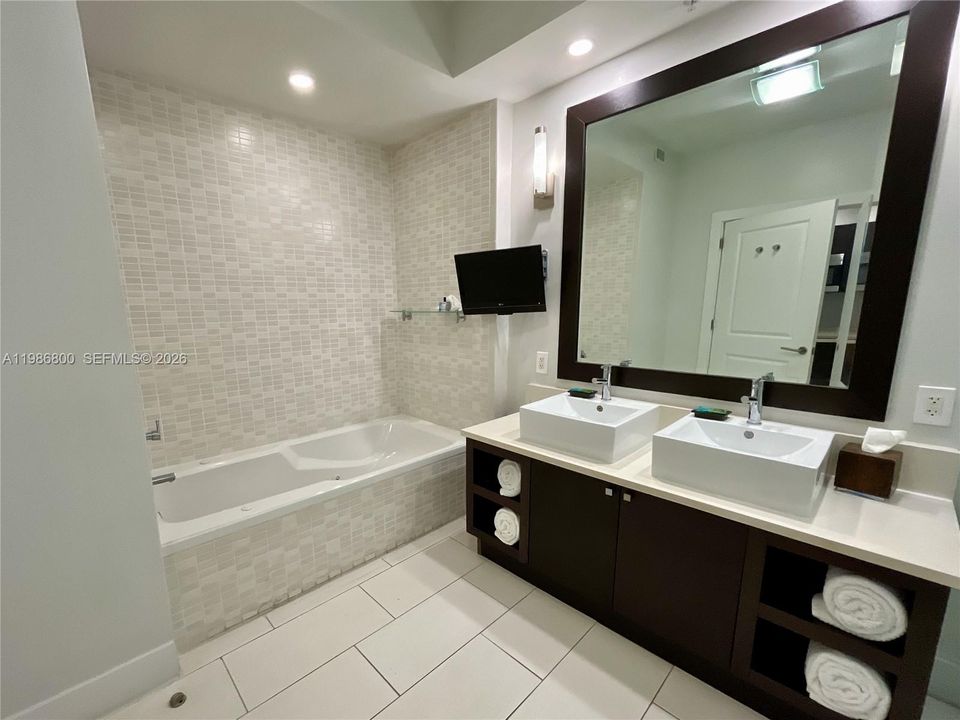 Tub