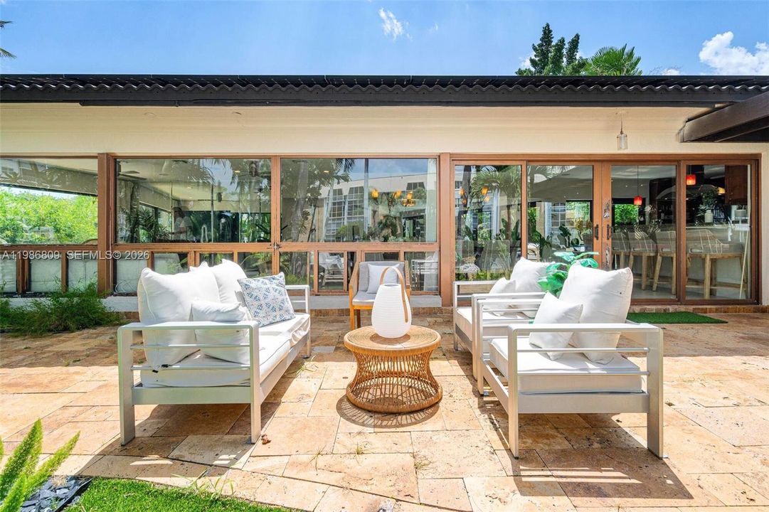 En Venta: $2,790,000 (5 camas, 4 baños, 3611 Pies cuadrados)
