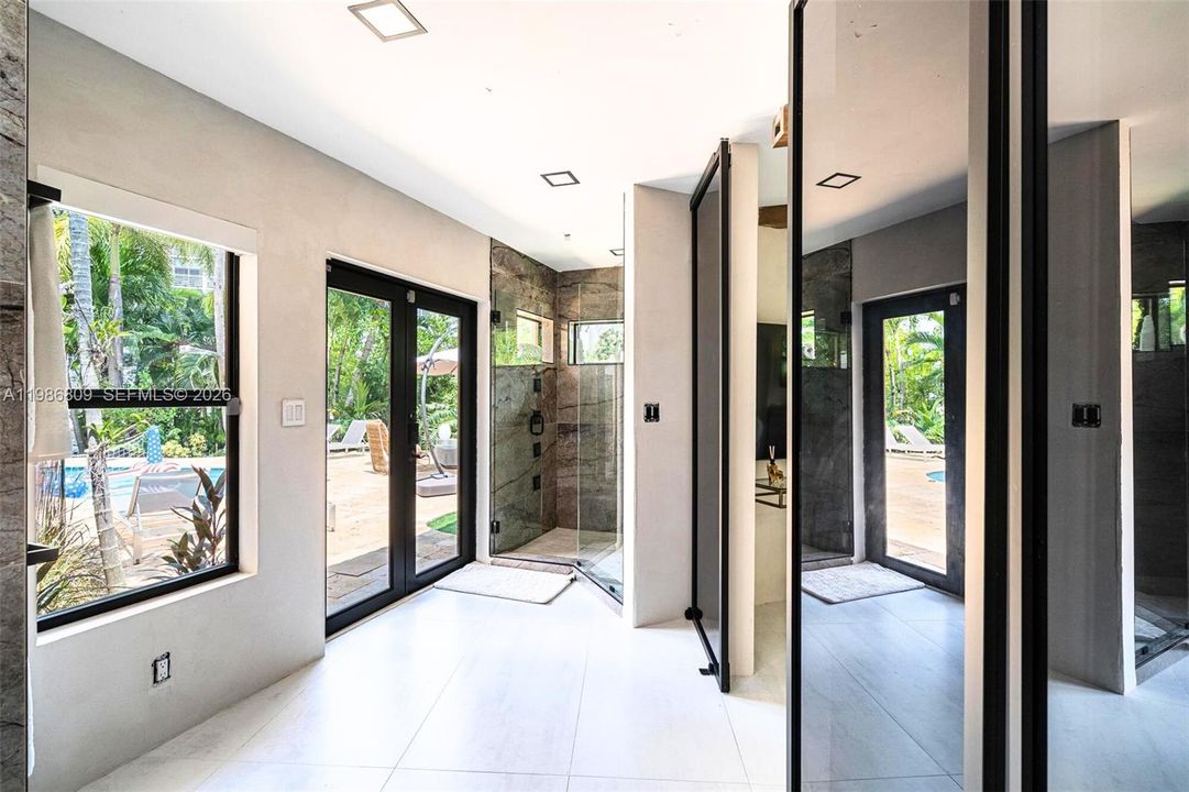 En Venta: $2,790,000 (5 camas, 4 baños, 3611 Pies cuadrados)