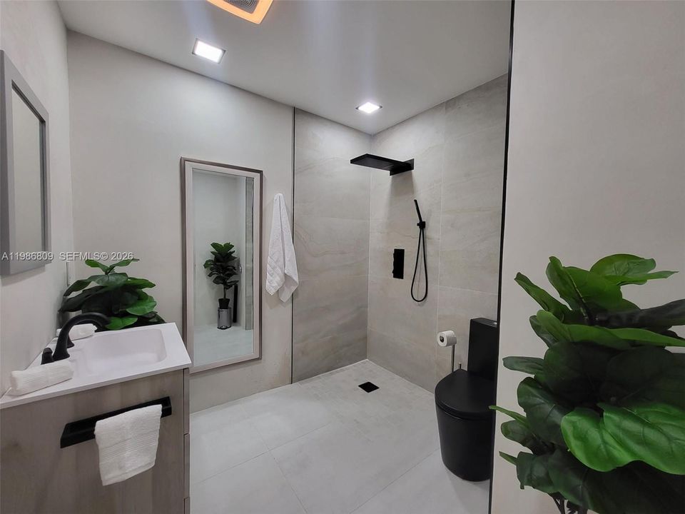 En Venta: $2,790,000 (5 camas, 4 baños, 3611 Pies cuadrados)