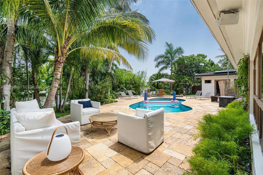 En Venta: $2,790,000 (5 camas, 4 baños, 3611 Pies cuadrados)
