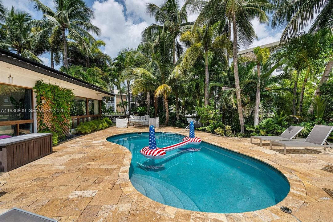 En Venta: $2,790,000 (5 camas, 4 baños, 3611 Pies cuadrados)