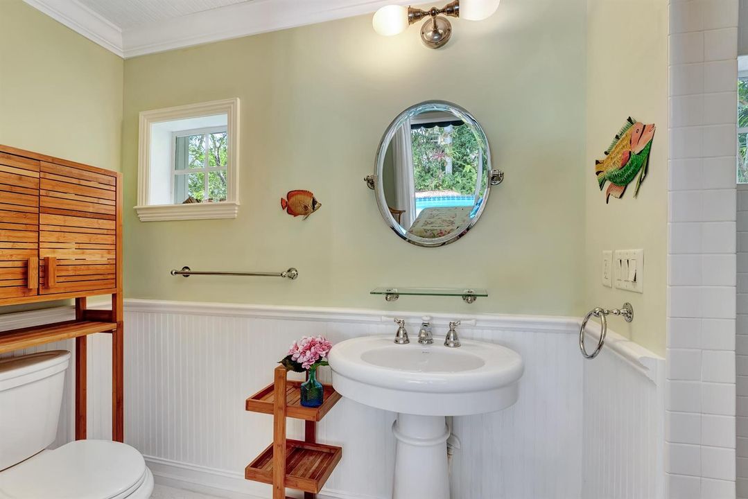 Pool/Bath