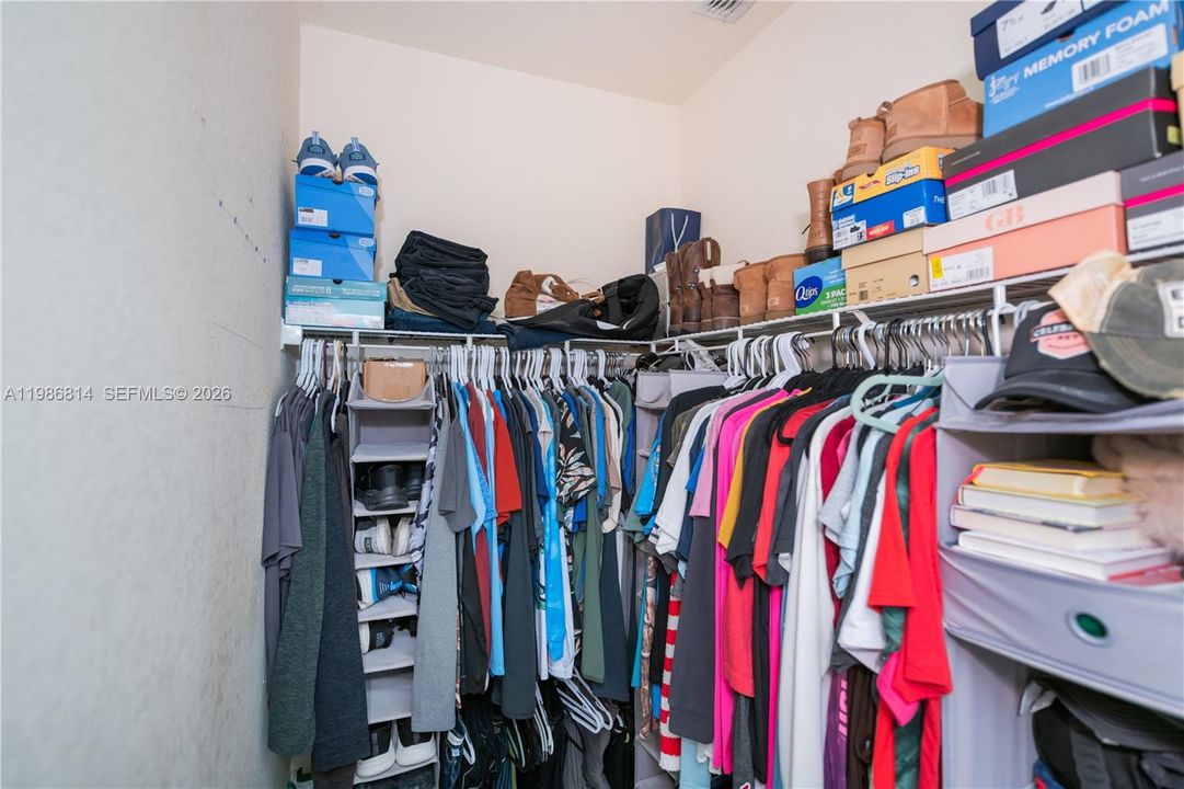 Activo con contrato: $290,000 (4 camas, 2 baños, 0 Pies cuadrados)