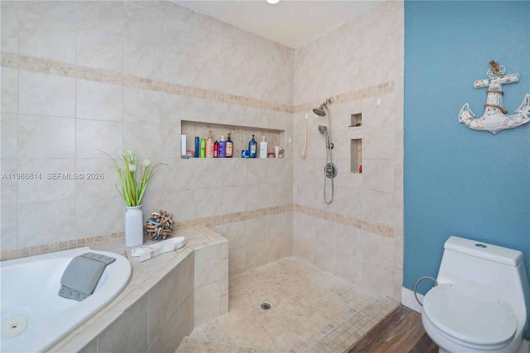 Activo con contrato: $290,000 (4 camas, 2 baños, 0 Pies cuadrados)