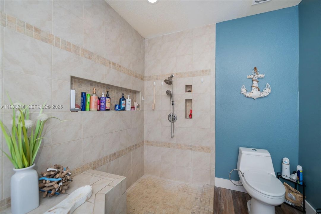 Activo con contrato: $290,000 (4 camas, 2 baños, 0 Pies cuadrados)