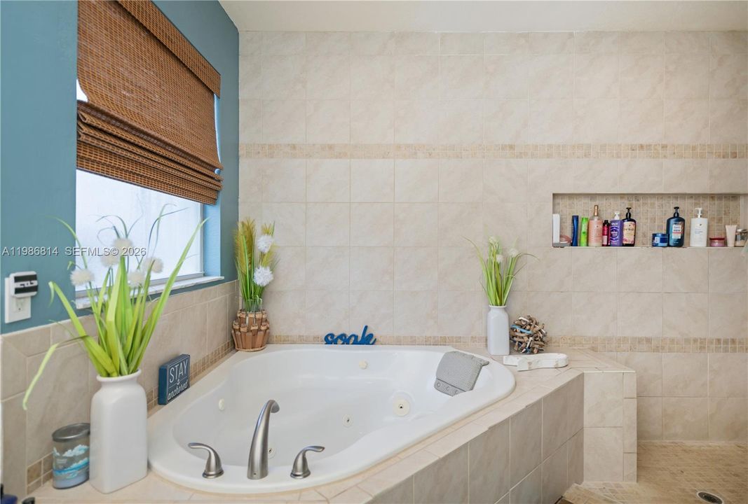 Activo con contrato: $290,000 (4 camas, 2 baños, 0 Pies cuadrados)
