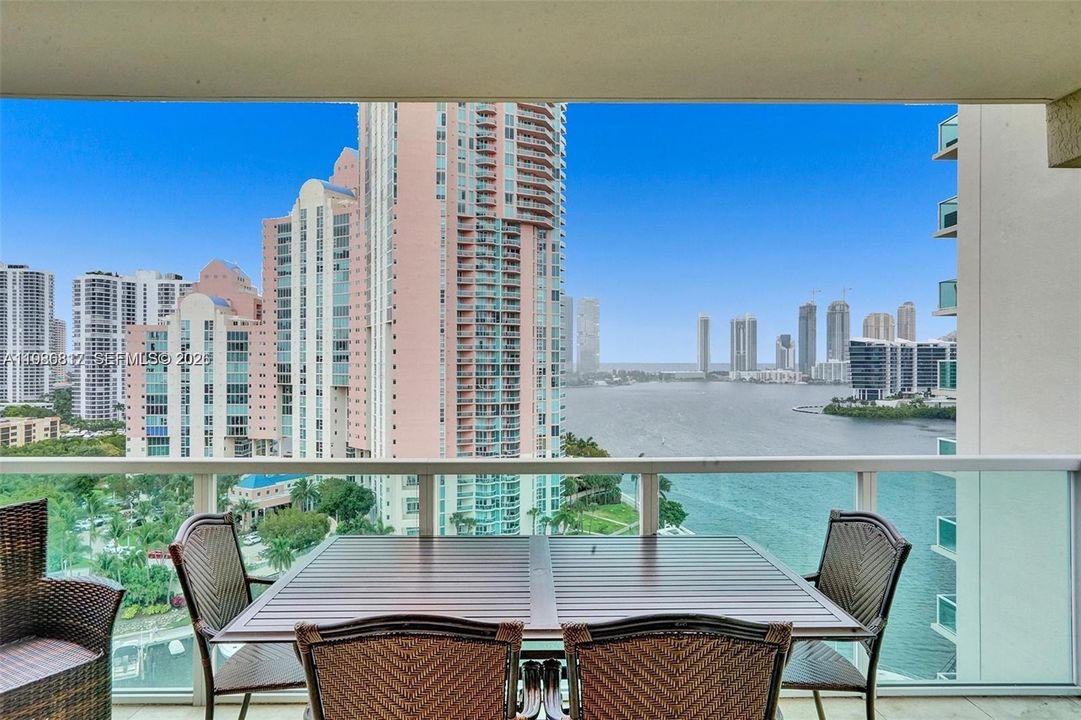 For Sale: $765,000 (2 beds, 2 baths, 1730 Square Feet)