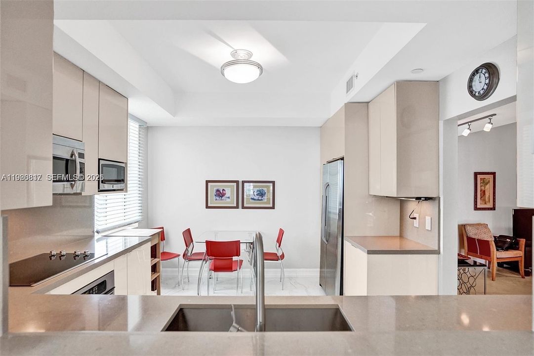 For Sale: $765,000 (2 beds, 2 baths, 1730 Square Feet)