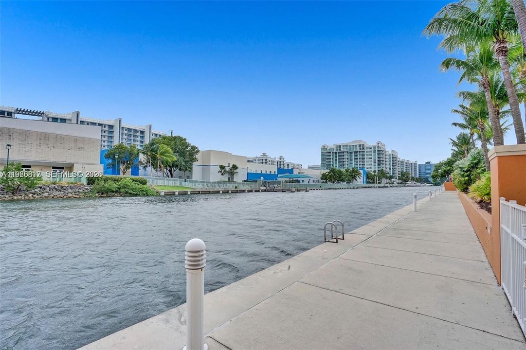 For Sale: $765,000 (2 beds, 2 baths, 1730 Square Feet)