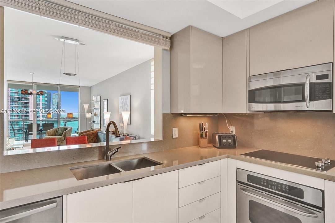 For Sale: $765,000 (2 beds, 2 baths, 1730 Square Feet)
