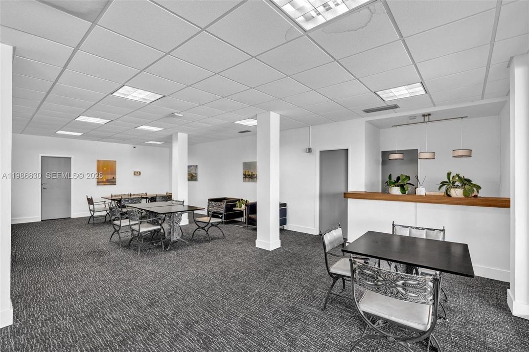 На продажу: $425,000 (1 спален, 2 ванн, 1200 Квадратных фут)