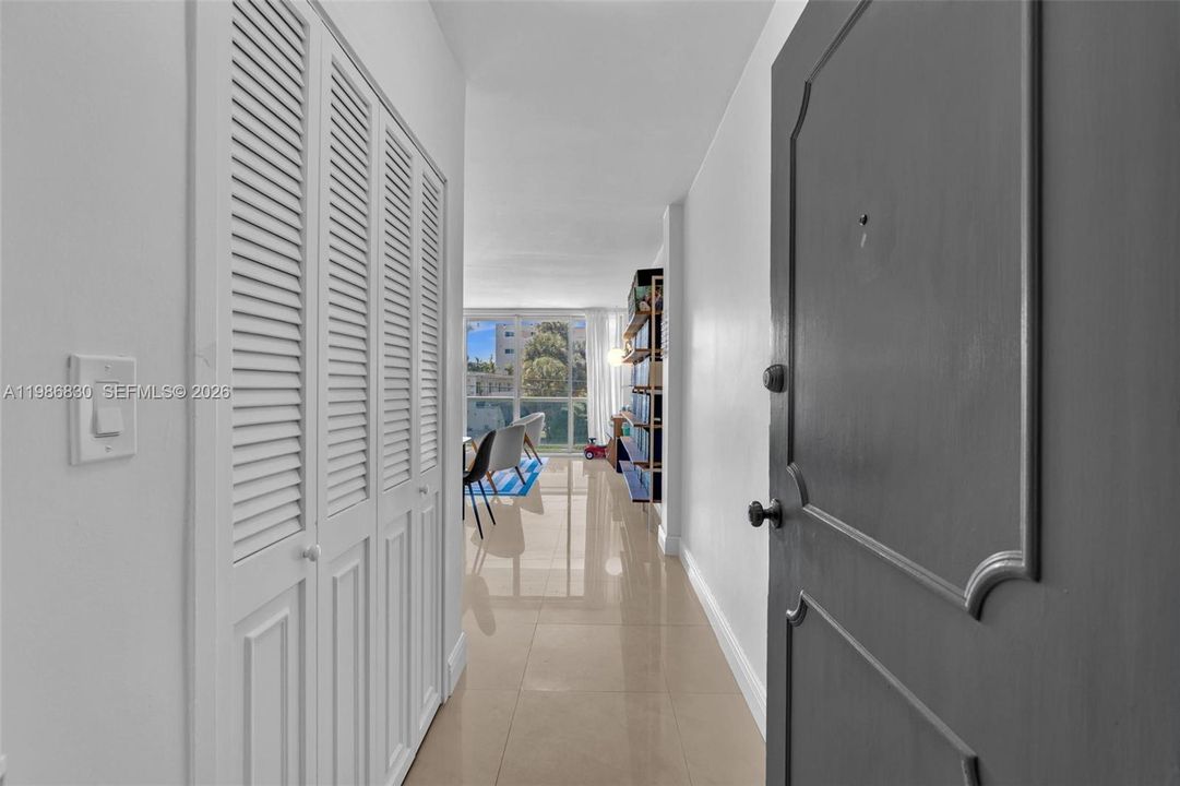 На продажу: $425,000 (1 спален, 2 ванн, 1200 Квадратных фут)