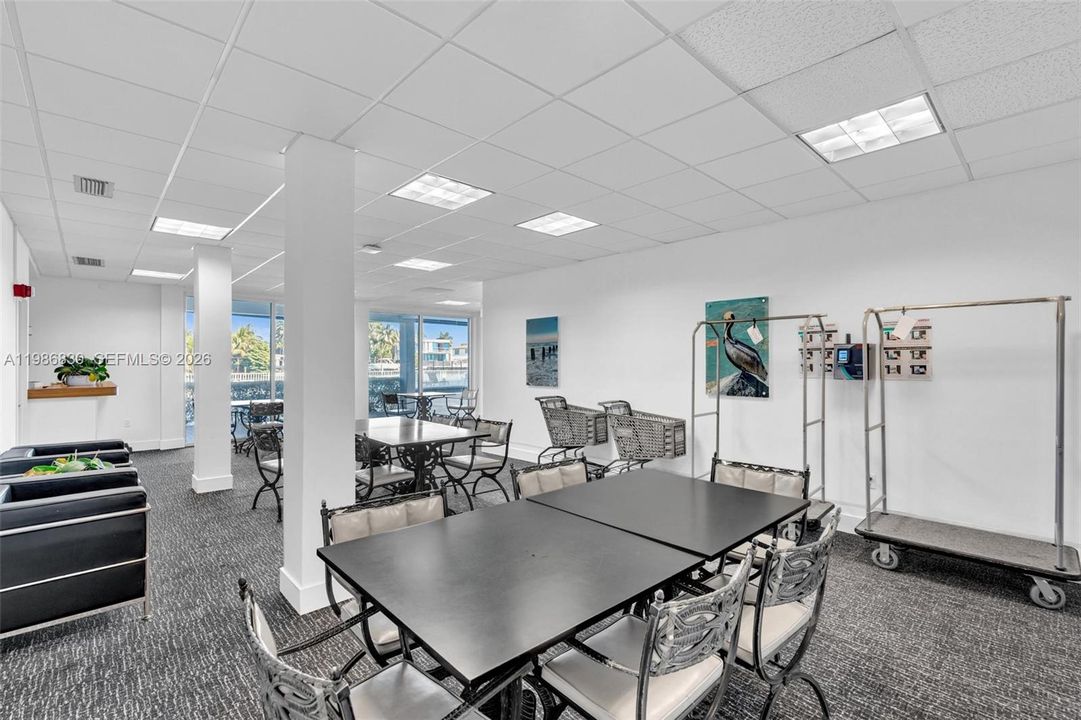 На продажу: $425,000 (1 спален, 2 ванн, 1200 Квадратных фут)