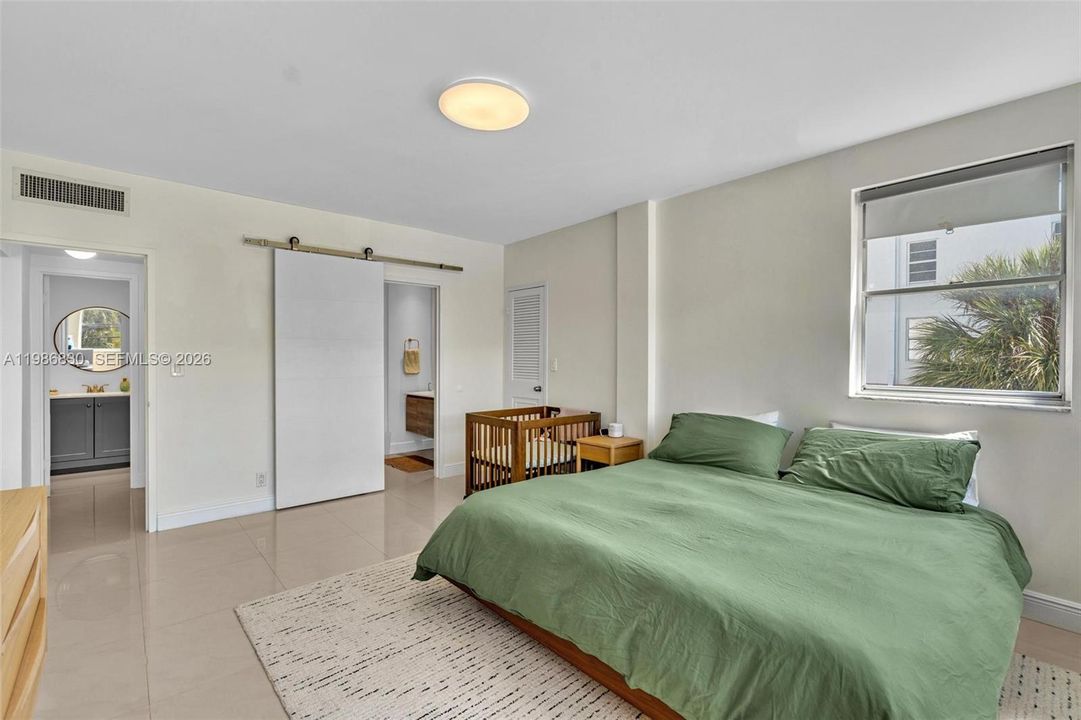 На продажу: $425,000 (1 спален, 2 ванн, 1200 Квадратных фут)