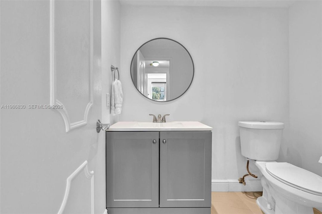 На продажу: $425,000 (1 спален, 2 ванн, 1200 Квадратных фут)