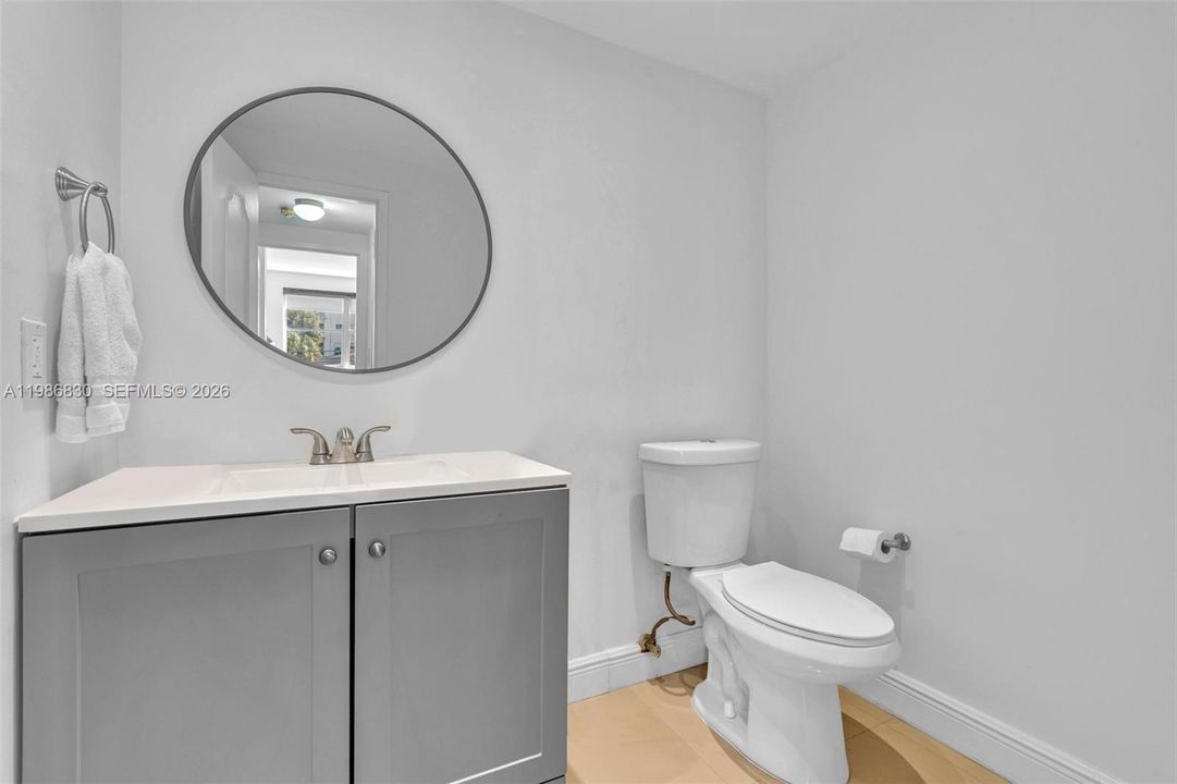 На продажу: $425,000 (1 спален, 2 ванн, 1200 Квадратных фут)