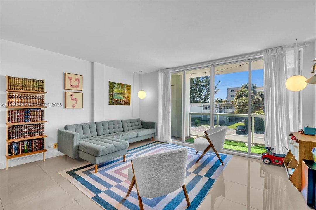 На продажу: $425,000 (1 спален, 2 ванн, 1200 Квадратных фут)