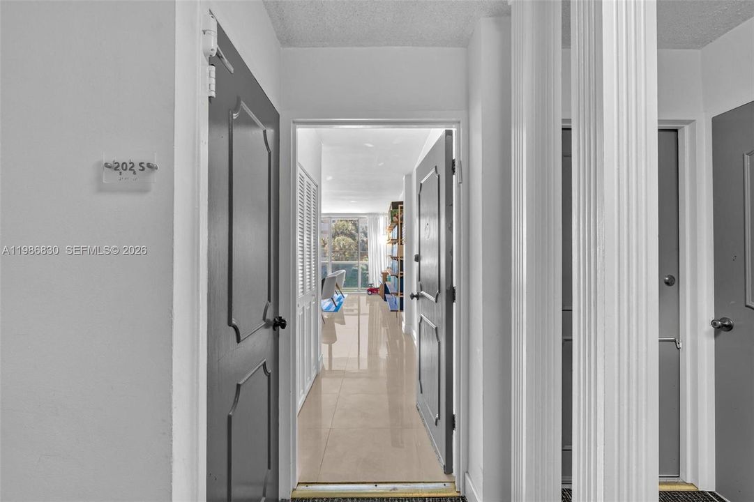 На продажу: $425,000 (1 спален, 2 ванн, 1200 Квадратных фут)