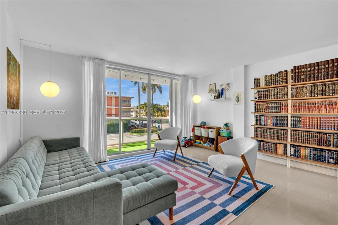 На продажу: $425,000 (1 спален, 2 ванн, 1200 Квадратных фут)