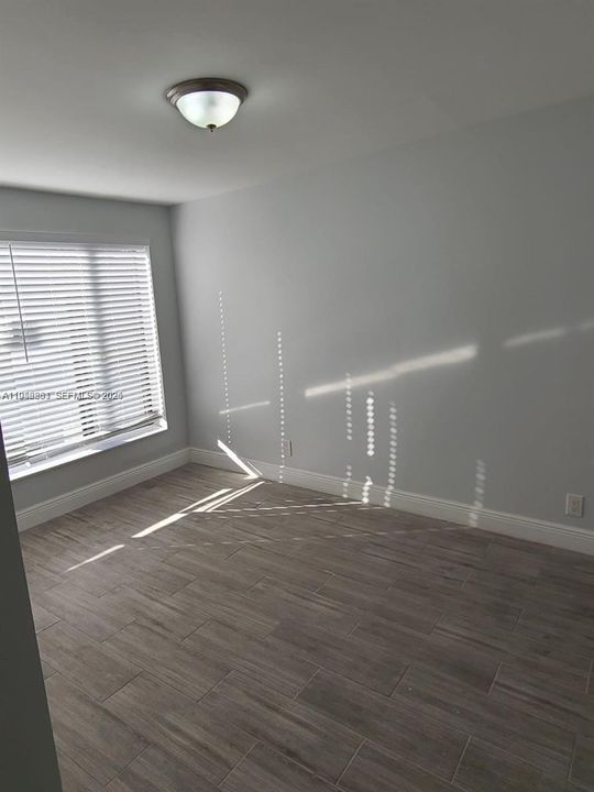 Active With Contract: $3,000 (3 beds, 2 baths, 2292 Square Feet)
