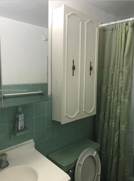 For Sale: $120,000 (1 beds, 1 baths, 551 Square Feet)