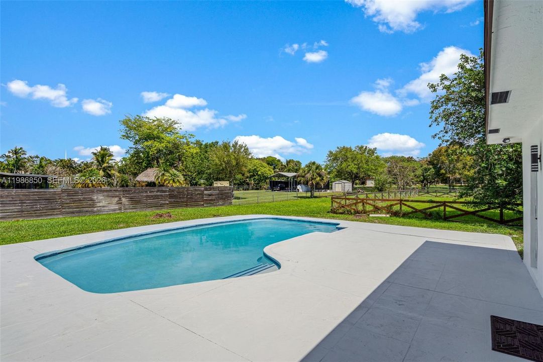 For Sale: $1,199,000 (4 beds, 3 baths, 1948 Square Feet)
