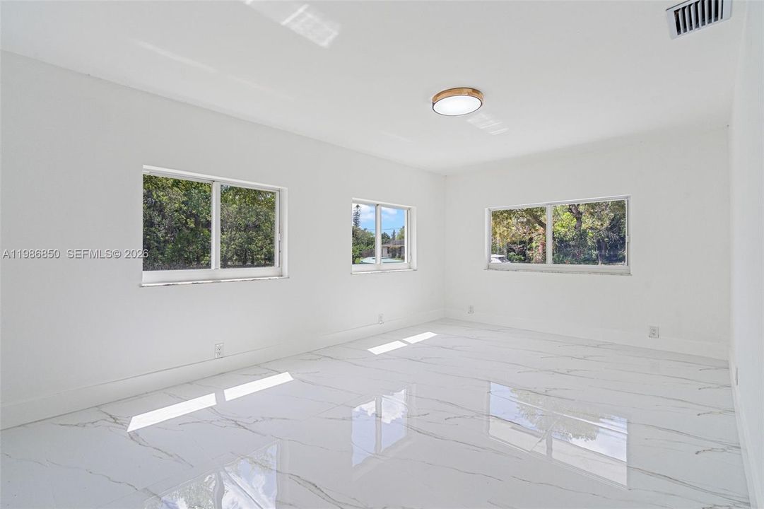 For Sale: $1,199,000 (4 beds, 3 baths, 1948 Square Feet)