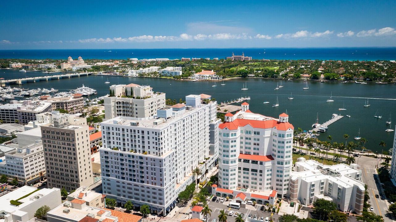 35_255_Evernia_St_Aerials_and_Amenities1